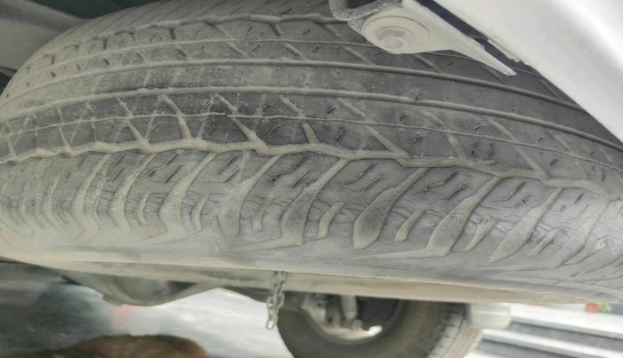 2012 Toyota Fortuner 3.0 4X2 AT, Diesel, Automatic, 1,41,784 km, tyre