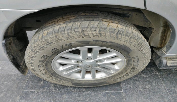 2012 Toyota Fortuner 3.0 4X2 AT, Diesel, Automatic, 1,41,784 km, tyre