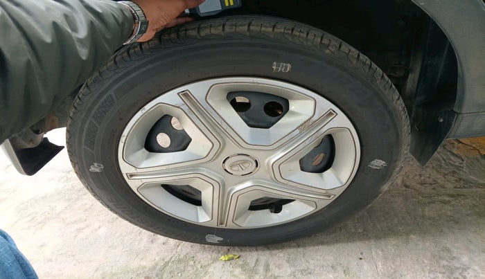 2022 Tata NEXON XM PETROL, Petrol, Manual, 34,962 km, tyre