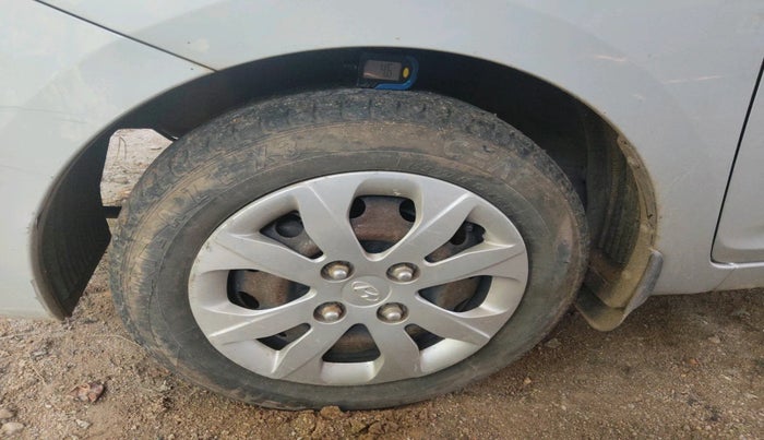 2016 Hyundai Eon MAGNA +, Petrol, Manual, 45,388 km, tyre