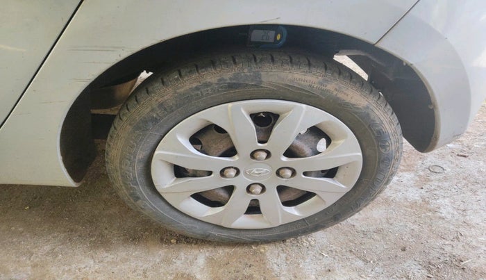 2016 Hyundai Eon MAGNA +, Petrol, Manual, 45,388 km, tyre