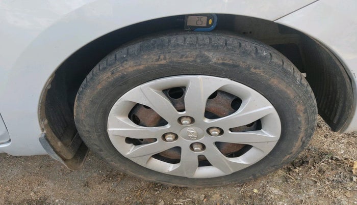2016 Hyundai Eon MAGNA +, Petrol, Manual, 45,388 km, tyre