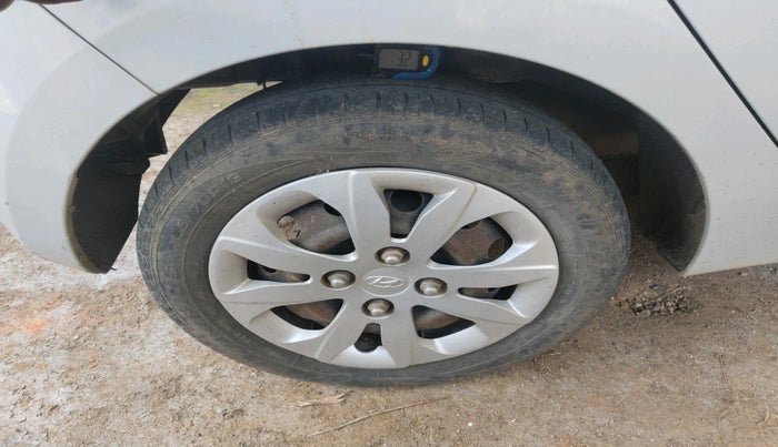 2016 Hyundai Eon MAGNA +, Petrol, Manual, 45,388 km, tyre