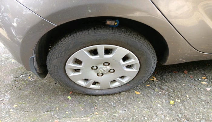 2013 Hyundai i20 MAGNA 1.2, Petrol, Manual, 73,096 km, tyre