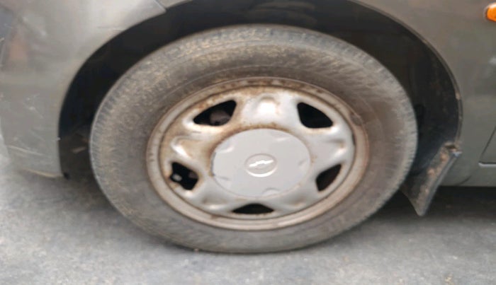 2011 Chevrolet Beat LS PETROL, Petrol, Manual, 1,28,477 km, tyre