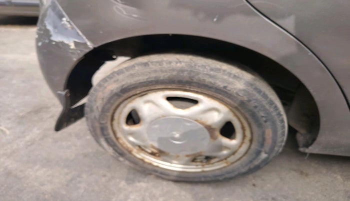 2011 Chevrolet Beat LS PETROL, Petrol, Manual, 1,28,477 km, tyre