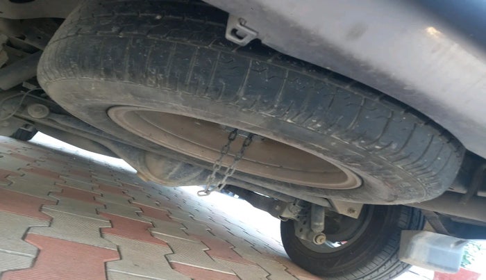 2016 Toyota Innova Crysta 2.4 VX 7 STR, Diesel, Manual, 2,32,743 km, tyre