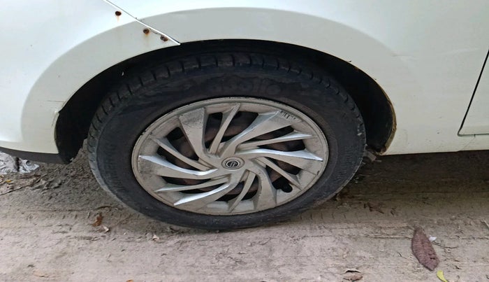 2015 Tata Zest XE PETROL, Petrol, Manual, 1,65,958 km, tyre