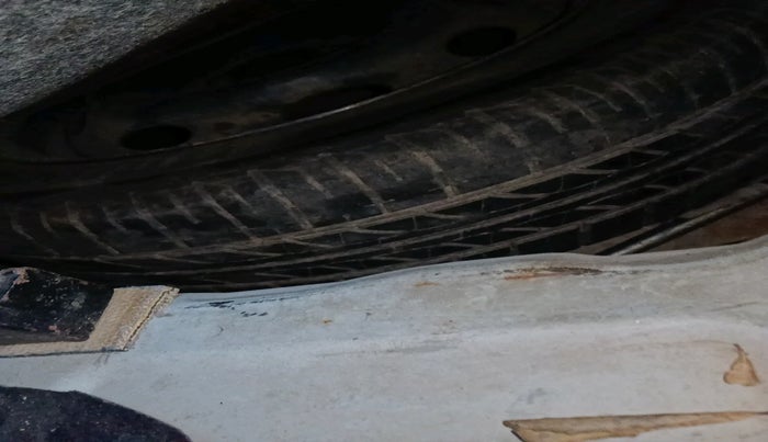 2015 Tata Zest XE PETROL, Petrol, Manual, 1,65,958 km, tyre