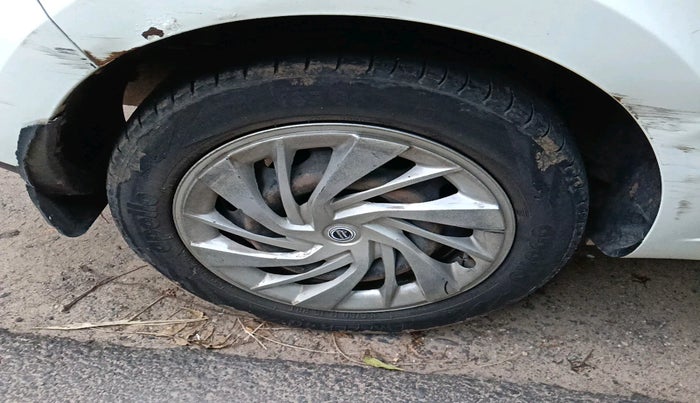 2015 Tata Zest XE PETROL, Petrol, Manual, 1,65,958 km, tyre