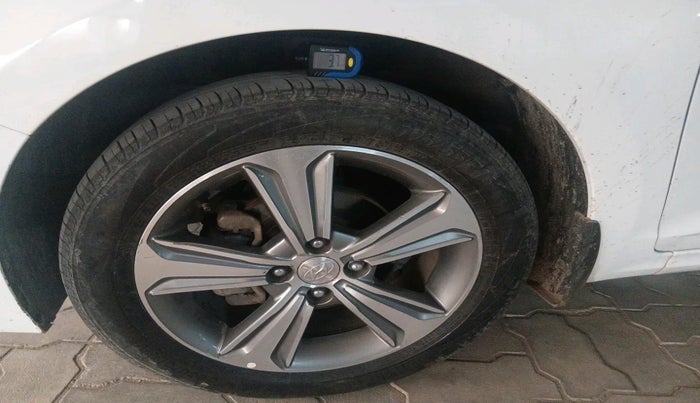 2017 Hyundai Verna 1.6 SX (O) CRDI MT, Diesel, Manual, 97,161 km, tyre