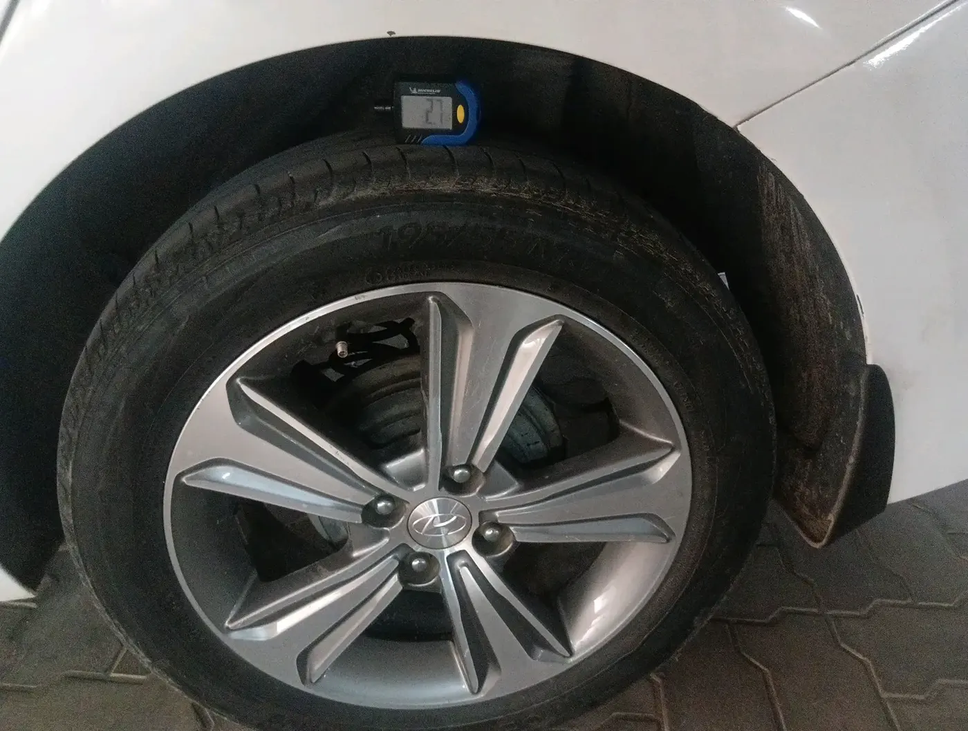 2017 Hyundai Verna 1.6 SX (O) CRDI MT, Diesel, Manual, 97,306 km, tyre