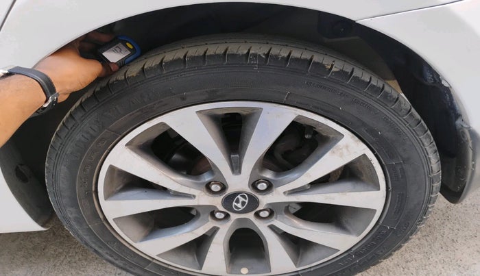 2013 Hyundai Verna FLUIDIC 1.6 CRDI SX, Diesel, Manual, 70,741 km, tyre