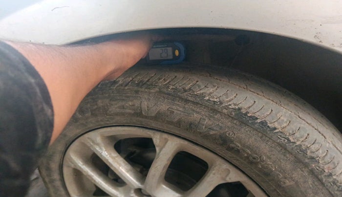 2018 Maruti Swift ZDI, Diesel, Manual, 1,15,393 km, tyre
