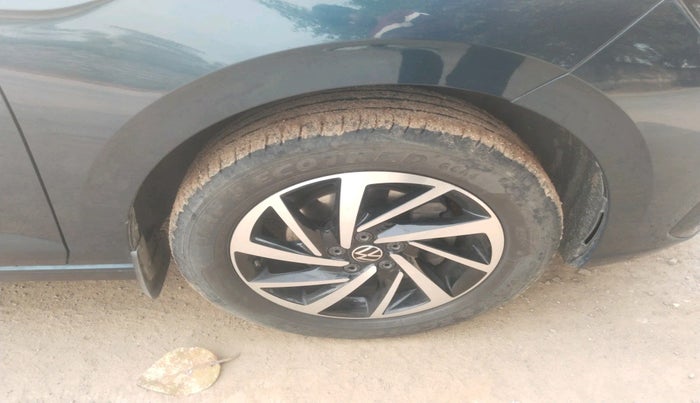 2024 Volkswagen VIRTUS TOPLINE TSI 1.0 AT, Petrol, Automatic, 39,332 km, tyre