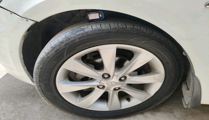 2012 Hyundai Verna FLUIDIC 1.6 CRDI SX, Diesel, Manual, 1,49,072 km, tyre