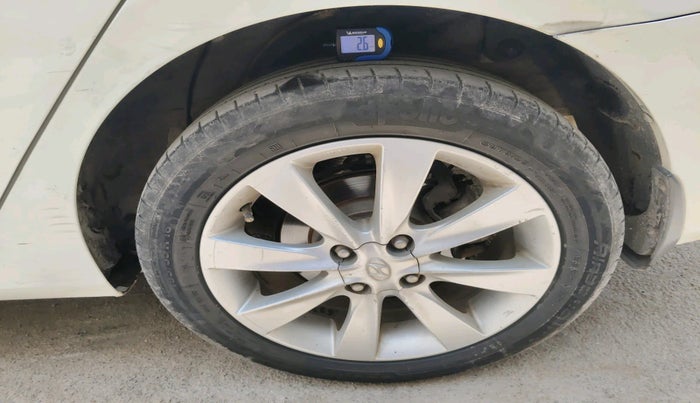 2012 Hyundai Verna FLUIDIC 1.6 CRDI SX, Diesel, Manual, 1,49,072 km, tyre