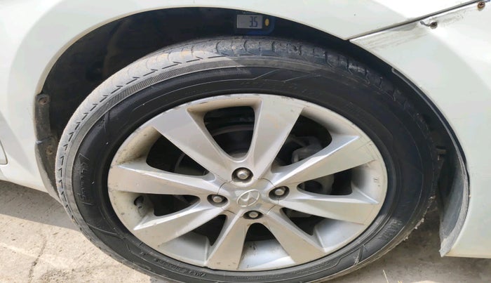 2012 Hyundai Verna FLUIDIC 1.6 CRDI SX, Diesel, Manual, 1,49,072 km, tyre