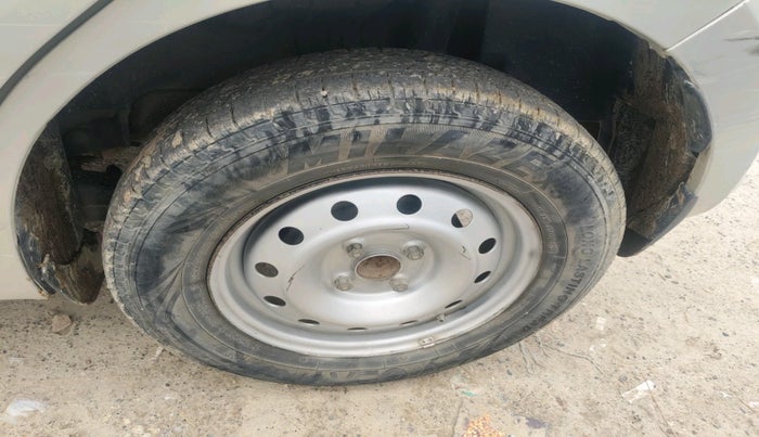 2021 Maruti Swift VXI, Petrol, Manual, 59,807 km, tyre