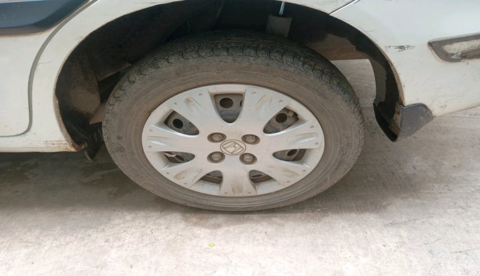 2013 Honda Amaze 1.2L I-VTEC S, Petrol, Manual, 1,00,383 km, tyre