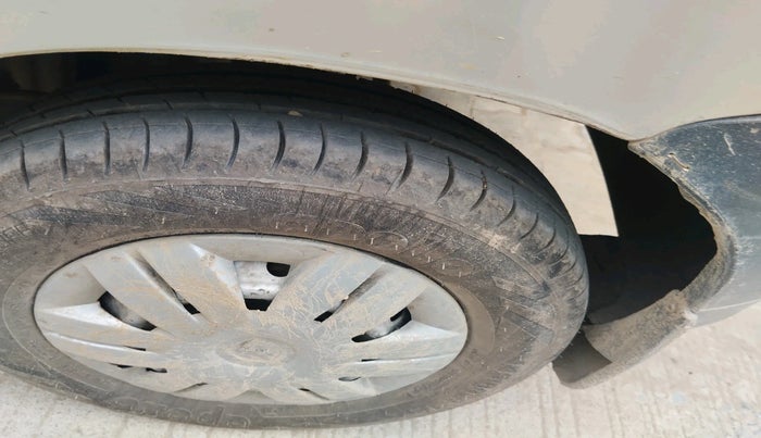 2010 Maruti Alto LXI, Petrol, Manual, 1,20,402 km, tyre