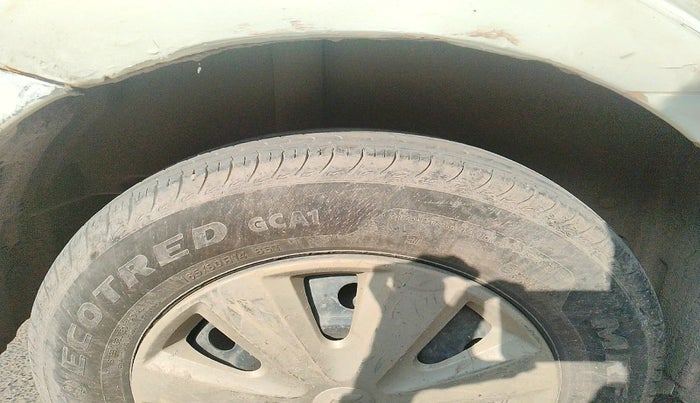 2010 Maruti Swift Dzire VXI, Petrol, Manual, 1,16,663 km, tyre
