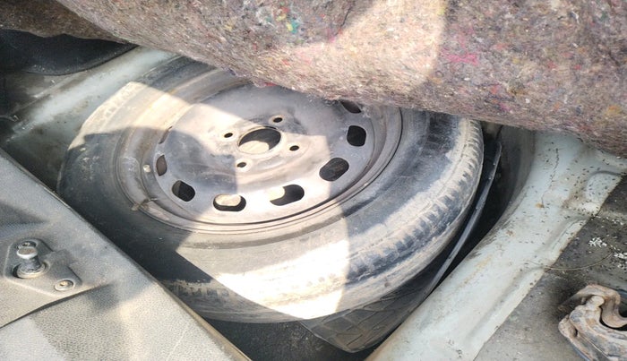 2012 Ford Figo ZXI 1.4 DIESEL, Diesel, Manual, 1,04,147 km, tyre