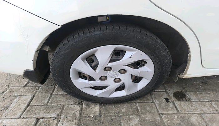 2014 Honda Amaze 1.5L I-DTEC S, Diesel, Manual, 2,27,982 km, tyre