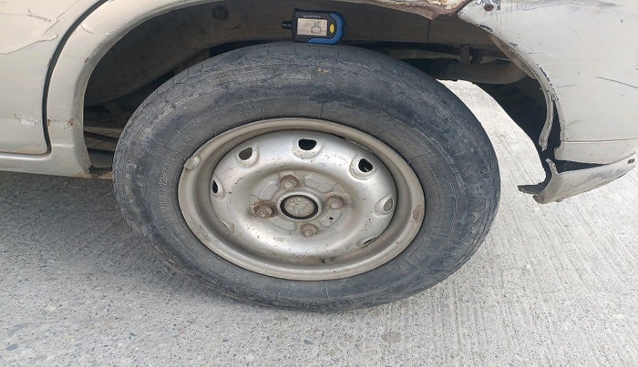 2010 Maruti Alto LXI, Petrol, Manual, 2,00,779 km, tyre