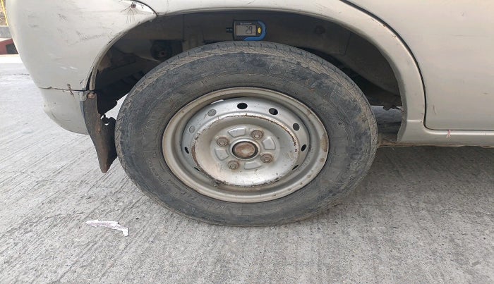 2010 Maruti Alto LXI, Petrol, Manual, 2,00,779 km, tyre