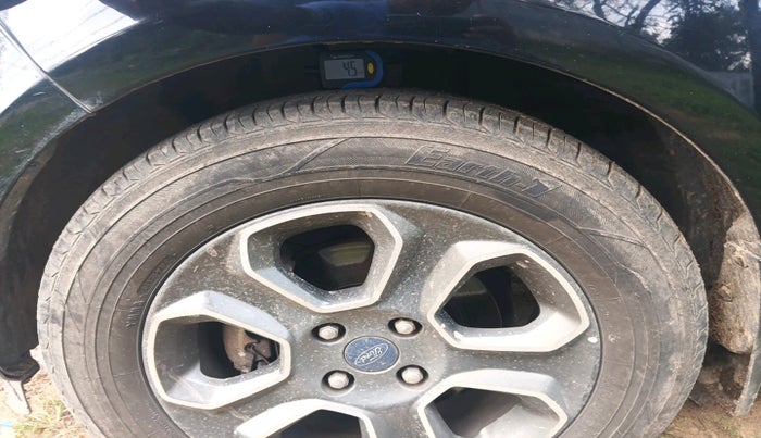 2021 Ford Ecosport TITANIUM 1.5L SPORTS(SUNROOF) DIESEL, Diesel, Manual, 1,36,614 km, tyre
