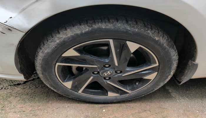 2021 Hyundai Verna SX (O) 1.0 TURBO DCT, Petrol, Automatic, 33,575 km, tyre