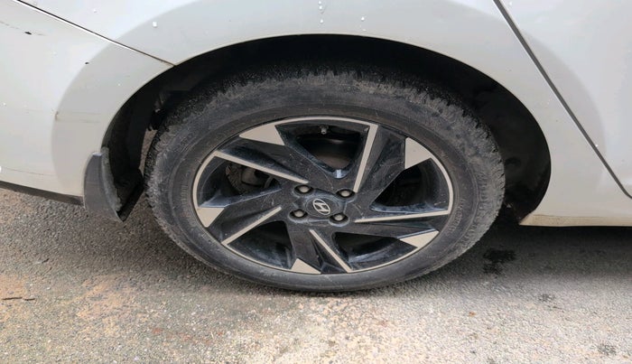 2021 Hyundai Verna SX (O) 1.0 TURBO DCT, Petrol, Automatic, 33,575 km, tyre