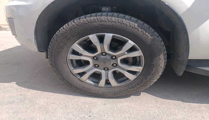 2021 Ford Endeavour TITANIUM PLUS 2.0 4X4 AT SUNROOF, Diesel, Automatic, 1,26,422 km, tyre
