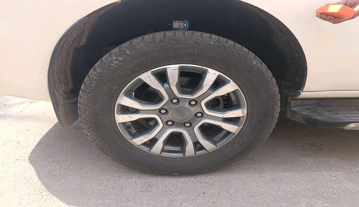 2021 Ford Endeavour TITANIUM PLUS 2.0 4X4 AT SUNROOF, Diesel, Automatic, 1,26,422 km, tyre
