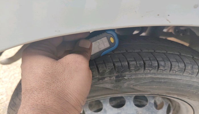 2019 Maruti Alto 800 LXI, Petrol, Manual, 43,517 km, tyre