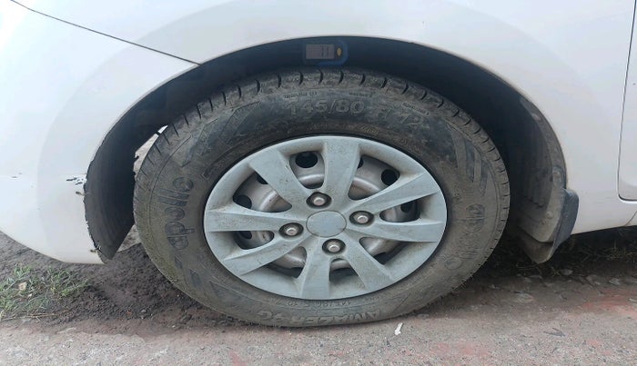 2014 Hyundai Eon ERA +, Petrol, Manual, 30,281 km, tyre