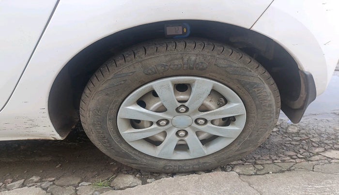 2014 Hyundai Eon ERA +, Petrol, Manual, 30,281 km, tyre