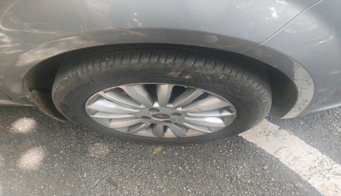 2014 Fiat Linea EMOTION 1.4 L T JET, Petrol, Manual, 72,939 km, tyre