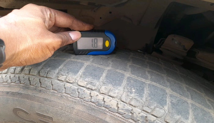 2015 Mahindra Bolero ZLX BS-III, Diesel, Manual, 98,026 km, tyre