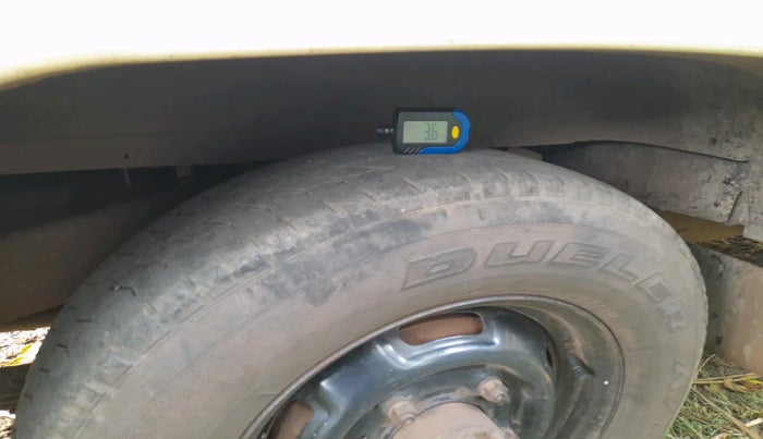 2015 Mahindra Bolero ZLX BS-III, Diesel, Manual, 98,026 km, tyre