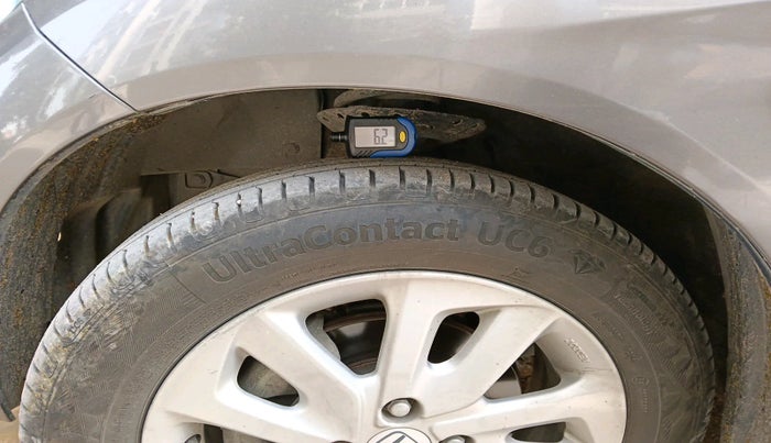 2015 Honda Mobilio 1.5L I-DTEC V, Diesel, Manual, 1,10,943 km, tyre