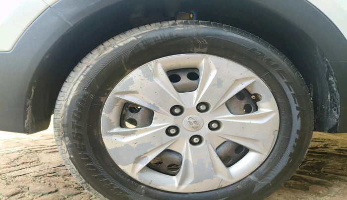 2017 Hyundai Creta E PLUS 1.4 DIESEL, Diesel, Manual, 1,88,588 km, tyre