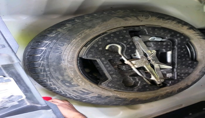 2019 Maruti Vitara Brezza VDI AMT, Diesel, Automatic, 94,000 km, tyre