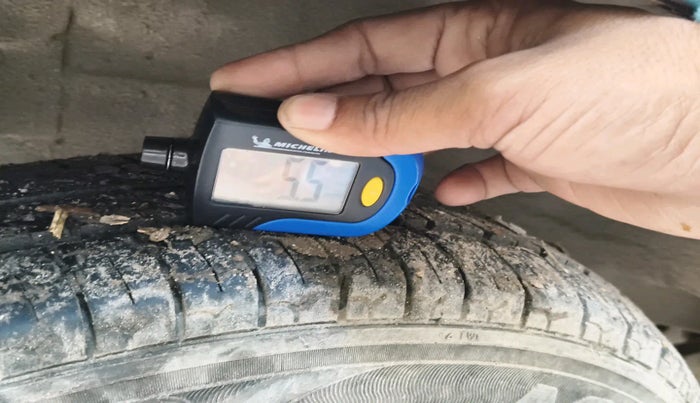 2013 Maruti Wagon R 1.0 LXI CNG, Petrol, Manual, 1,38,000 km, tyre