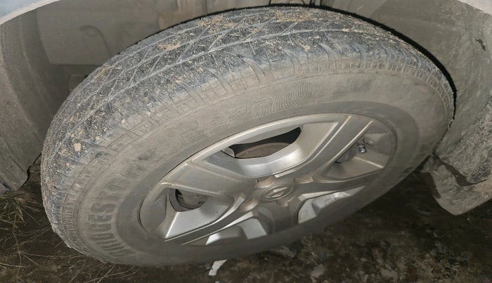 2019 Renault TRIBER RXZ, Petrol, Manual, 1,23,701 km, tyre