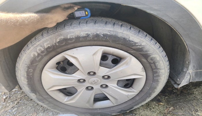 2016 Hyundai Creta E PLUS 1.6 PETROL, Petrol, Manual, 99,647 km, tyre