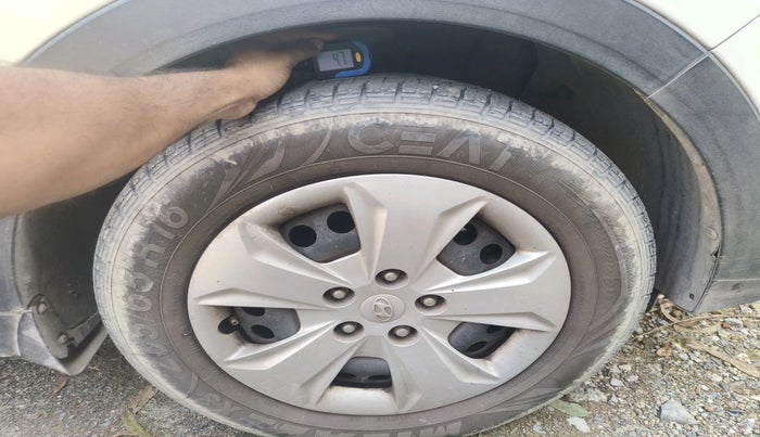 2016 Hyundai Creta E PLUS 1.6 PETROL, Petrol, Manual, 99,647 km, tyre