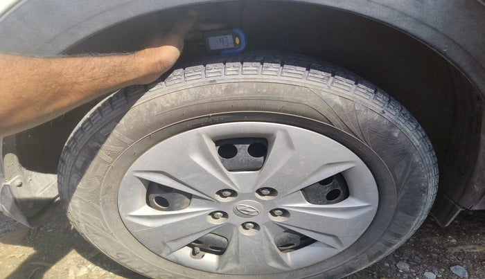 2016 Hyundai Creta E PLUS 1.6 PETROL, Petrol, Manual, 99,647 km, tyre