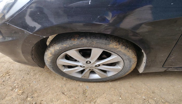 2011 Hyundai Verna FLUIDIC 1.6 CRDI SX, Diesel, Manual, 75,006 km, tyre
